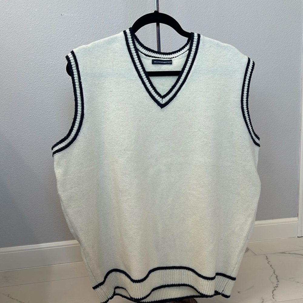 Brandy Melville Wool-blend  V-neck sweater vest